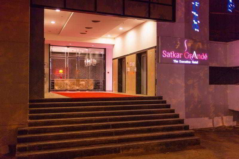 Hotel Satkar Grande Thane Exterior foto